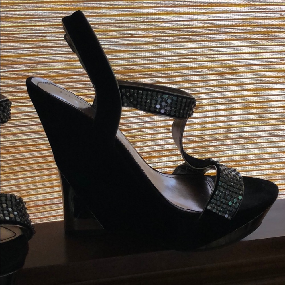 Shoes - Picture 2 of 3